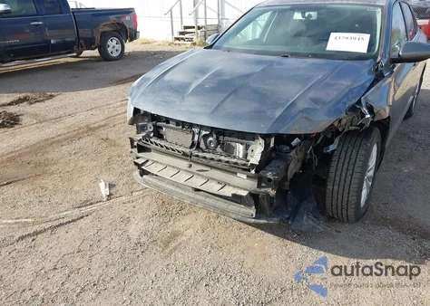 2020 Volkswagen Jetta 1.4T R-Line/1.4T S/1.4T Se z USA, uszkodzony, nr VIN 3VWC57BU6LM092074